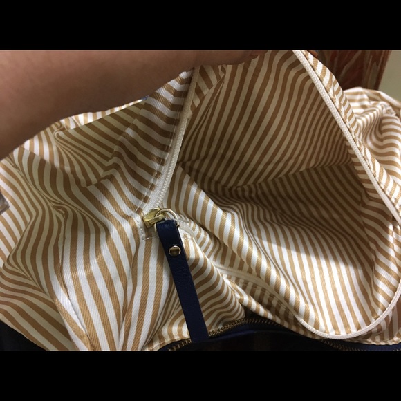 Authentic Kate Spade Cobble Hill Finley Hobo Bag in French Navy - Picture 9 of 16